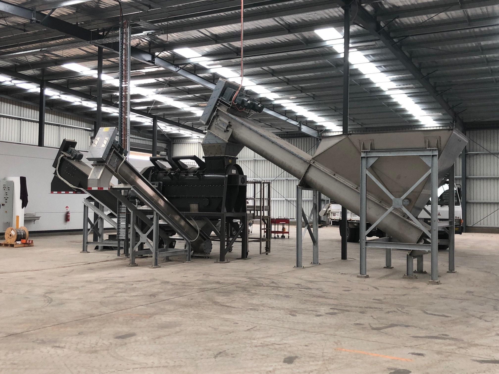 Grey depackaging machine 